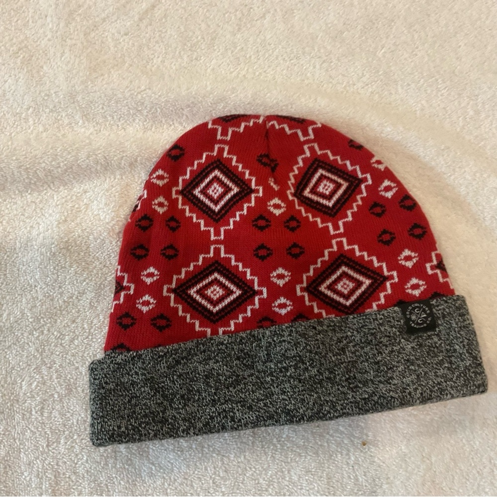 NWOT Red and Gray Patterned Women Men Beanie